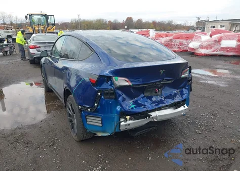 2024 Tesla Model Y Long Range Dual Motor All-Wheel Drive из США, поврежденный, VIN 7SAYGDEE8RA217935